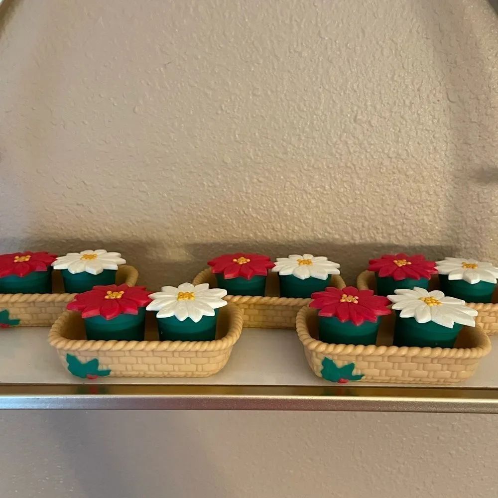 Vintage Avon Poinsettia Salt and Pepper Shakers in Baskets set of 5!